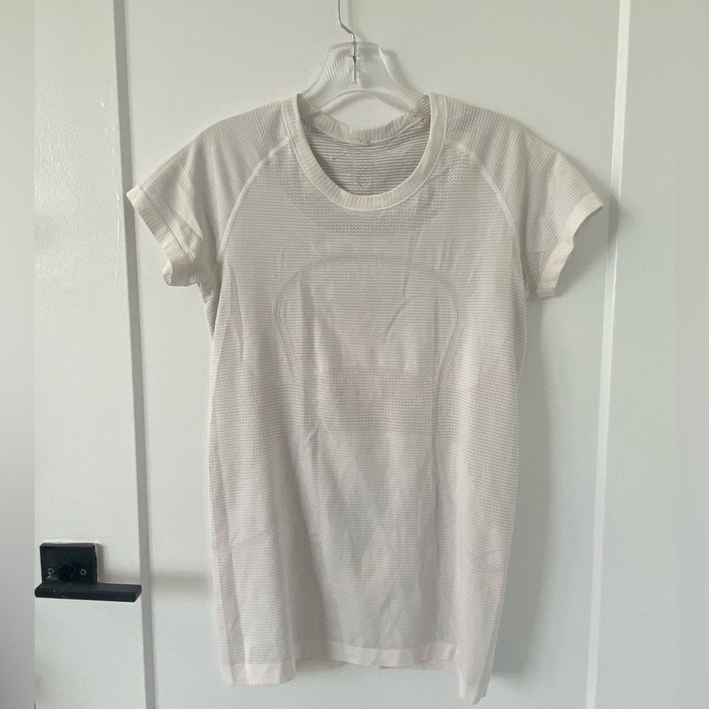 Lululemon Swiftly Tech short sleeve, hip length | size 8